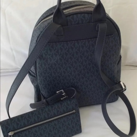 MK Abbey Backpack/Matching Wallet Set - Picture 2 of 11